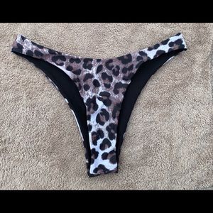 Cheeky Reversible Leopard/ Black Bottom
